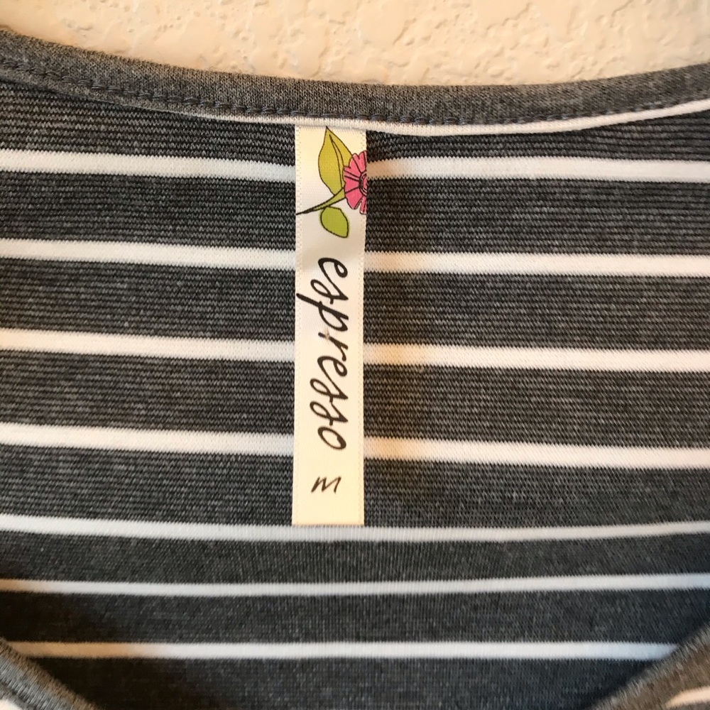 Espresso Grey White Striped Mini Dress Size Medium Short Sleeve Sheath Style - Picture 5 of 8